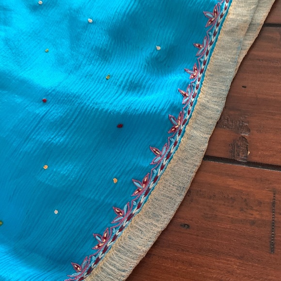 Blue Pure Chinnon Chiffon Outfit with Dupatta and Heavy Pants - Picture 5 of 10